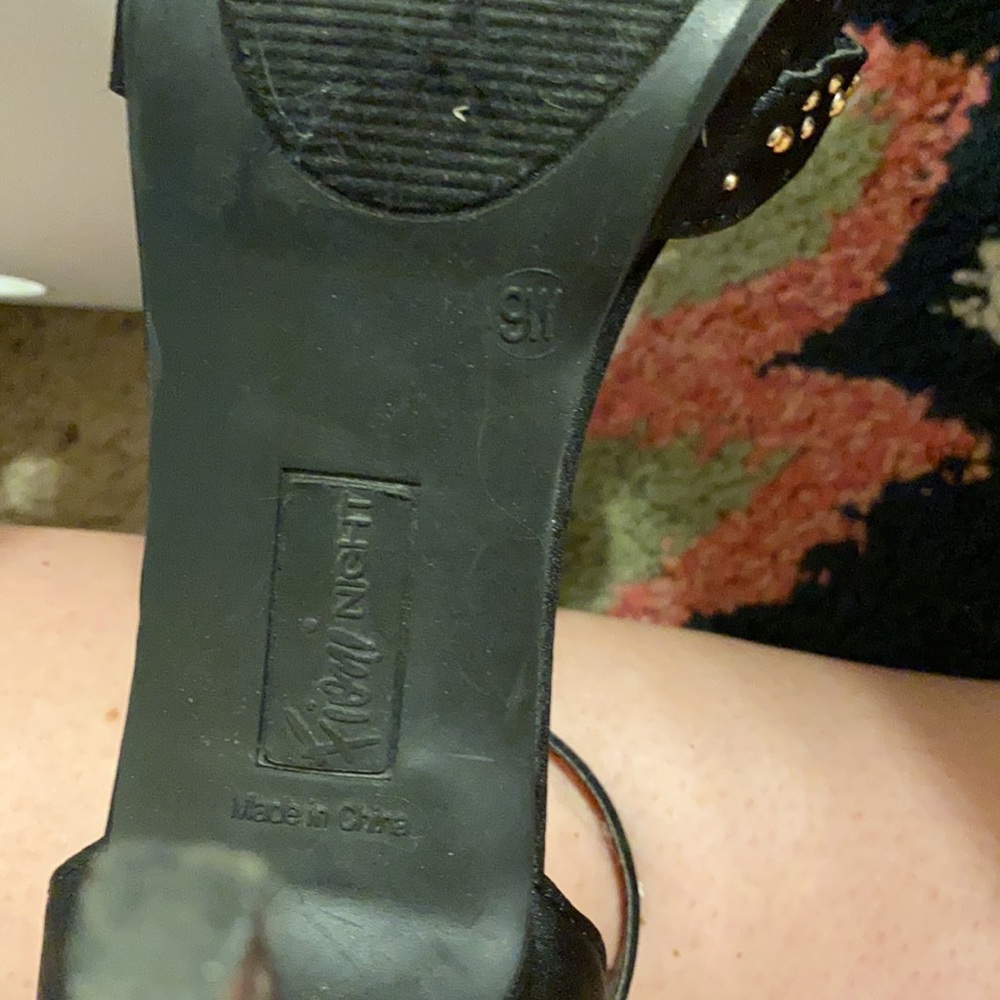 Infuego Stud Sandal Heel - Picture 3 of 3